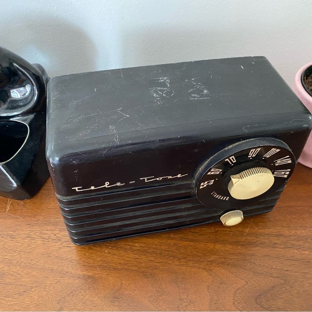 1949 Tele Tone Antique Radio - Picture 2 of 4